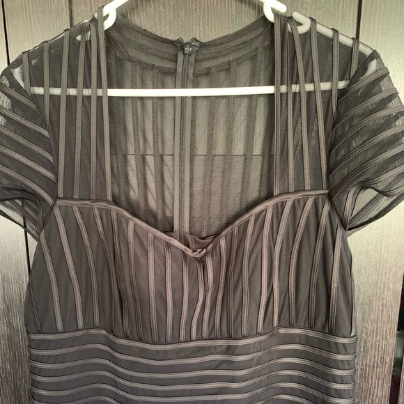 JS Collections cocktail dress - Picture 2 of 4